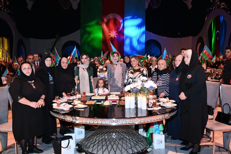 Leyla və Arzu Əliyeva şəhid anaları ilə görüşdülər -FOTOLAR